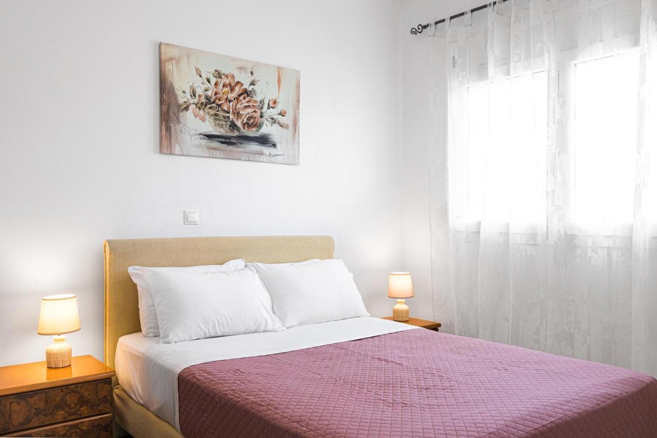 Amphitrite Villa *